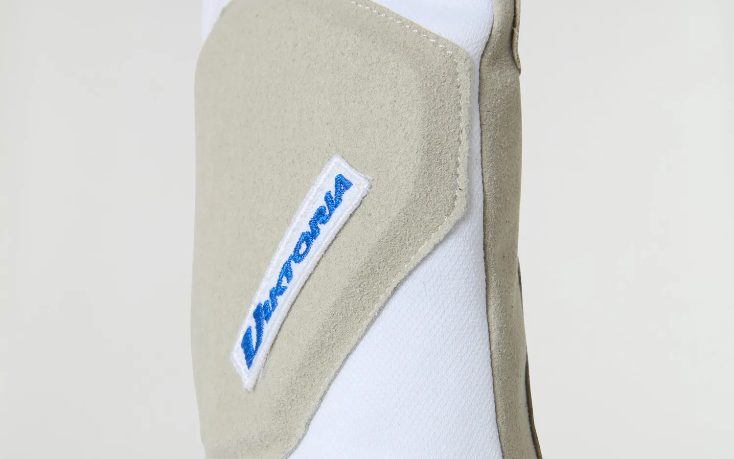 Eurofencing Viktoria gant escrime x3 alcantara