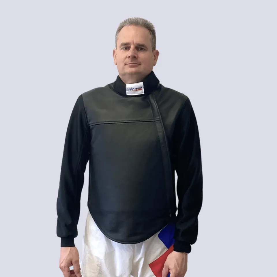 Prieur plastron peau manches cuir maitre armes