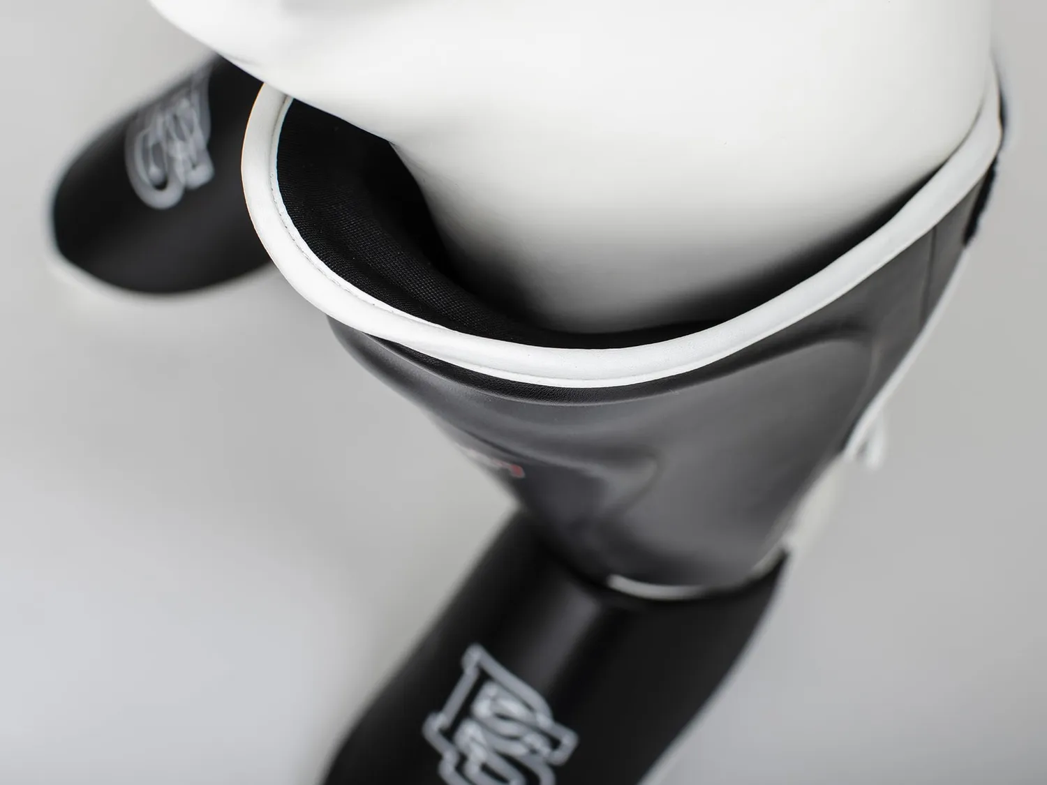 Paffen Sport Pro Thai Xtra protège-tibias taille M full-contact